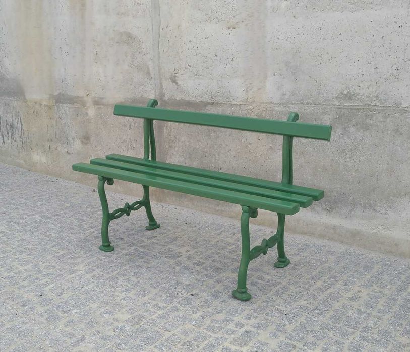 Banco antigo de jardim