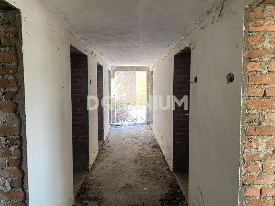 Продається новобудова у м. Хуст