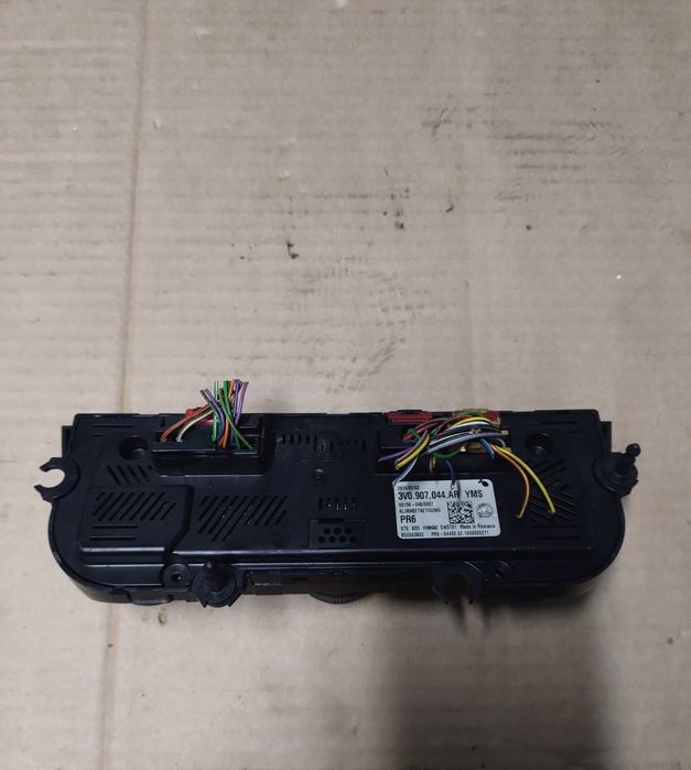 Panel klimatyzacji Skoda Superb III