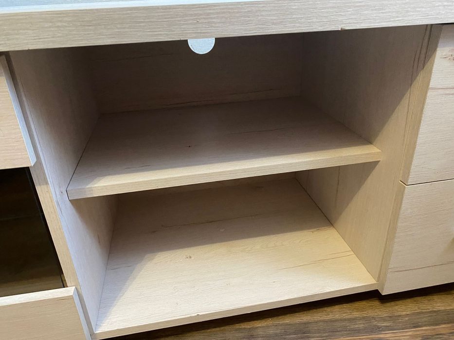 Szafka rtv podświetlana