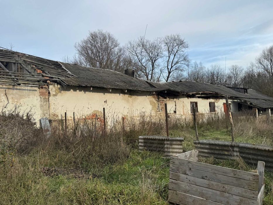 Нежитлові будівлі - с. Припруття, Чернівецька обл.