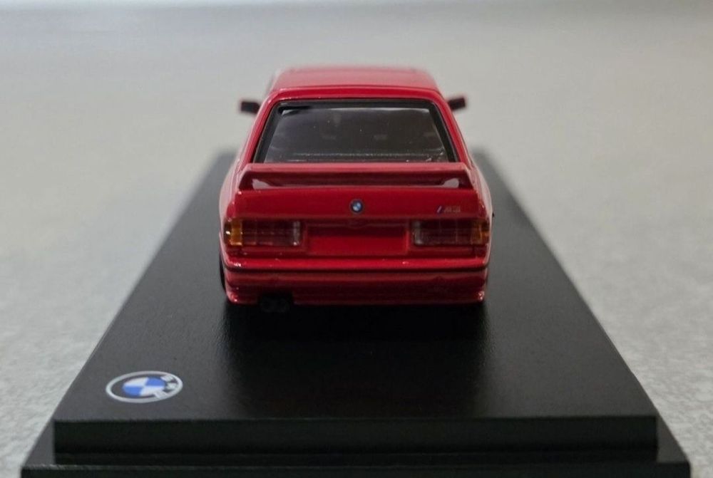 Miniatura 1:64 BMW E30 M3, oryginalna, nowa