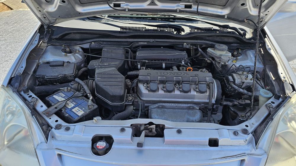 Honda Civic 1.4 poucos kms
