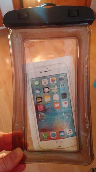 Capa impermeável universal para telemóvel
com cordão para pescoço