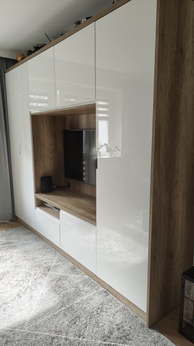 Meble do salonu bądź sypialni