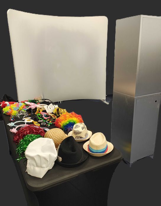 FOTOBUDKA wynajem na każdą okazję.