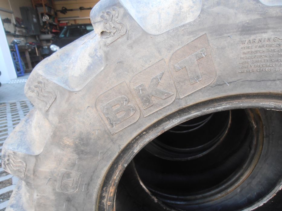 Opony 340/65 R-18