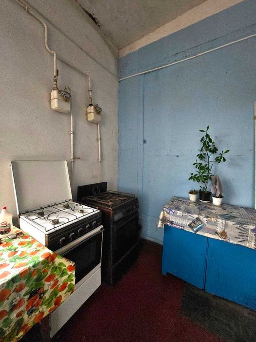 Продаж кімнати в гуртожитку в районі ринку Благодать.