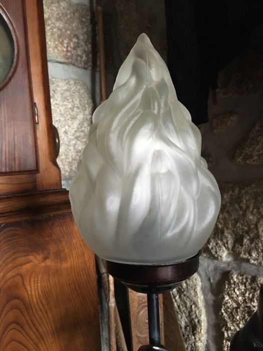 Candeeiro estátua em marfinite