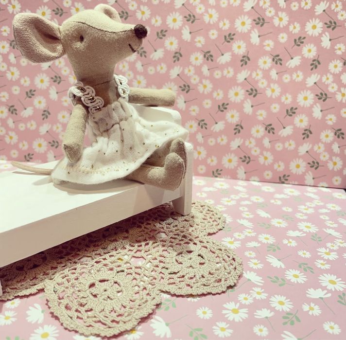 Szydełkowy beżowy dywanik dla myszek maileg barbie do domku handmade