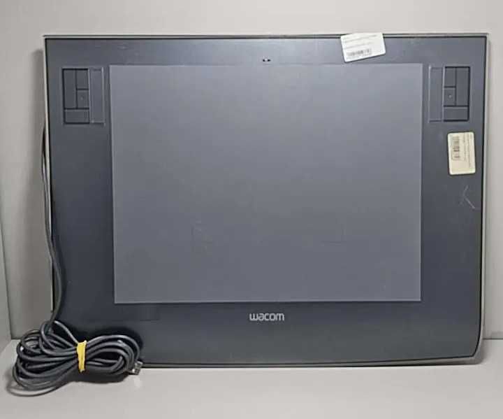 Графічний планшет Wacom PTZ-930 без стілуса