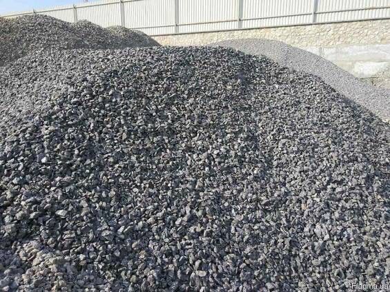 Щебінь, камінь, гранвідсів,пісок.