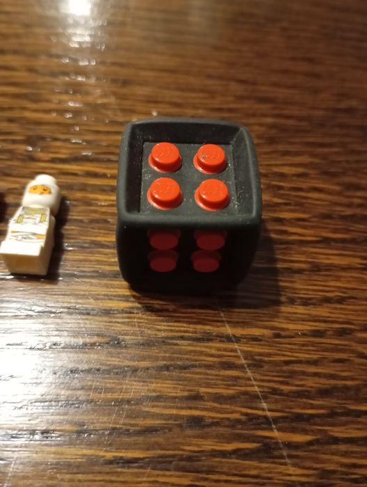 Lego mini figurki i kostka