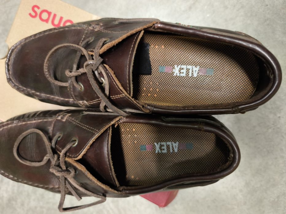 Mocasines sapatos de vela pele natural Alex n 44
N 44-44.5
Marca Alex