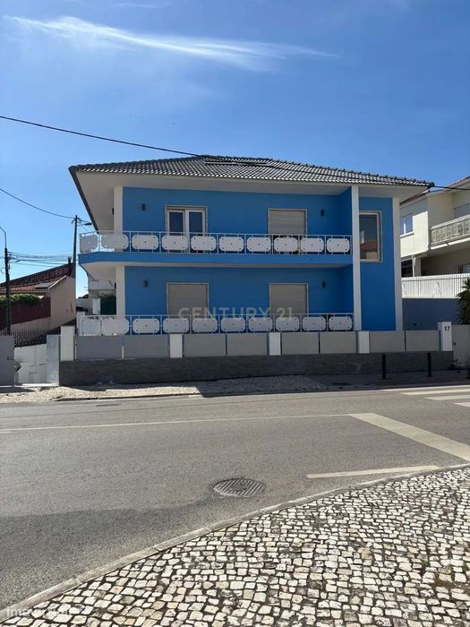 Elegant T3 Duplex for Rent in Estoril