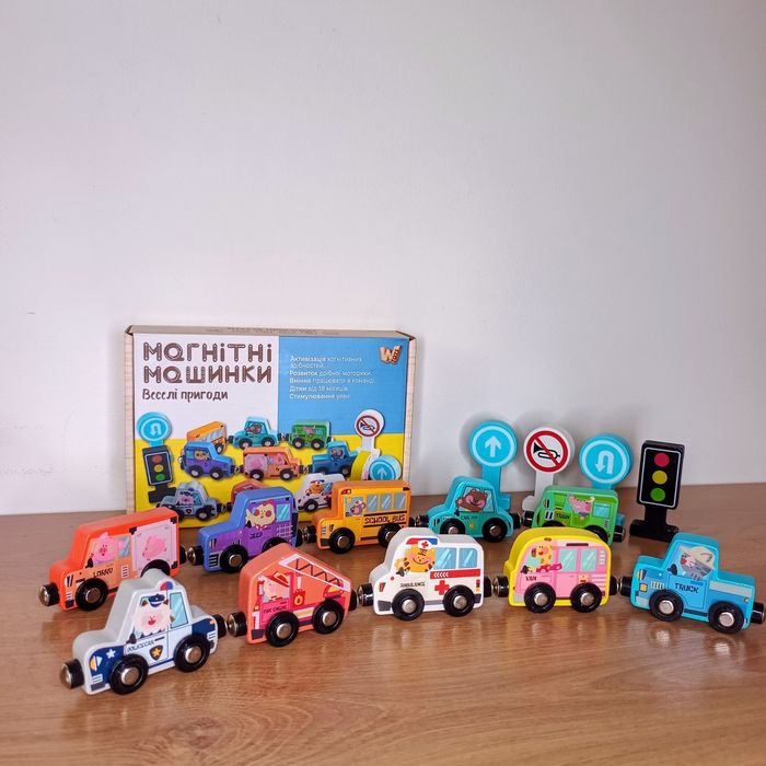 Машинки дерев'яні магнітні,набір дерев'яних магнітних машинок
