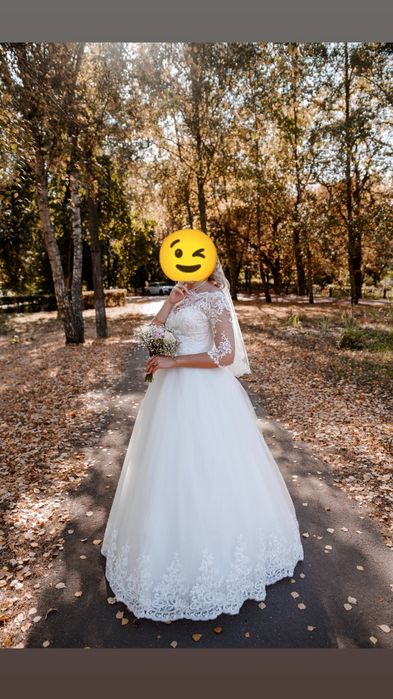 Продам весільну сукню