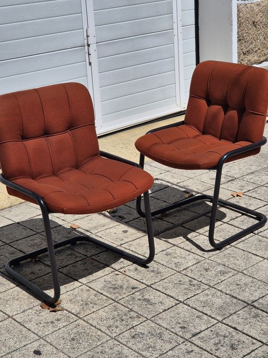 Par de cadeiras vintage em excelente estado – estilo Mid-Century / anos 70-80