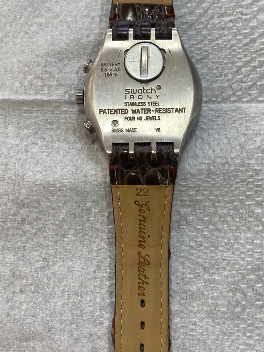 Relógio Swatch Irony com riscos no vidro