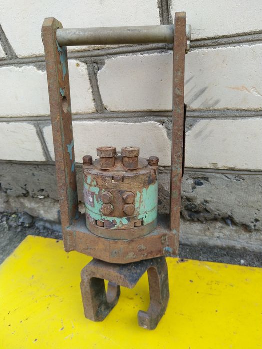 Пневмо Гак / крюк крановий, сцепка для крана / тельфера