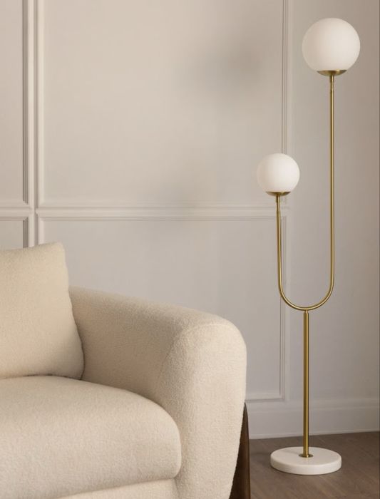 Candeeiro de pé em ferro, mármore e duas bolas de vidro Niama