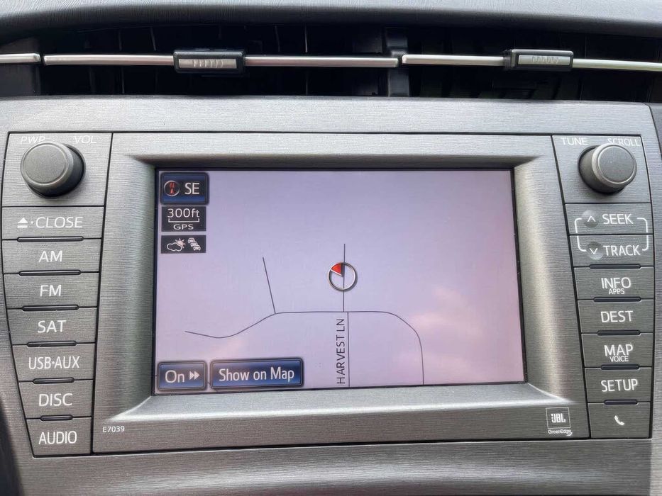 Toyota Prius Four      2014