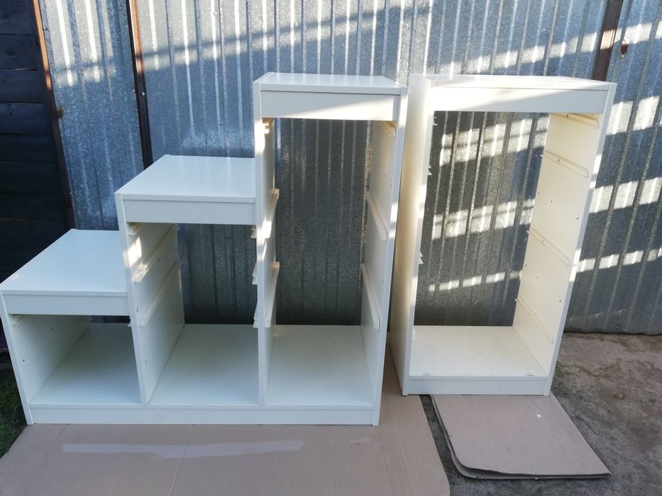 2x regał  na plastikowe pojemniki z ikea