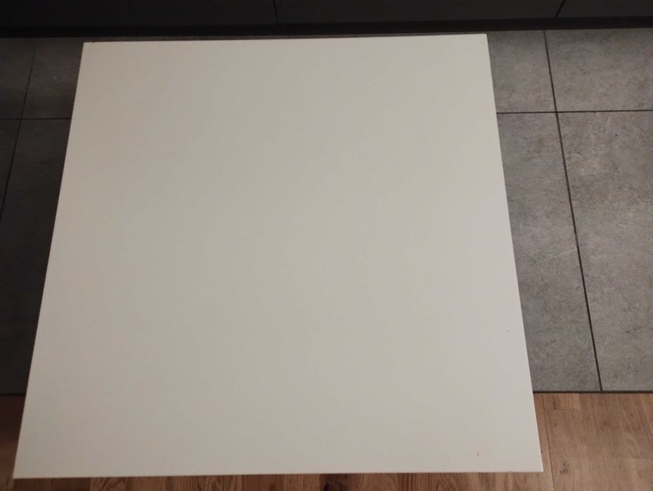 Stolik biały Ikea