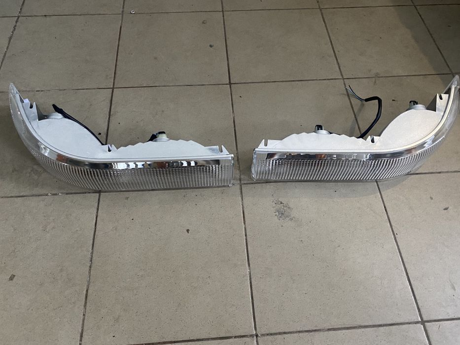 Передні фонарі поворотів автобуса Vanhool