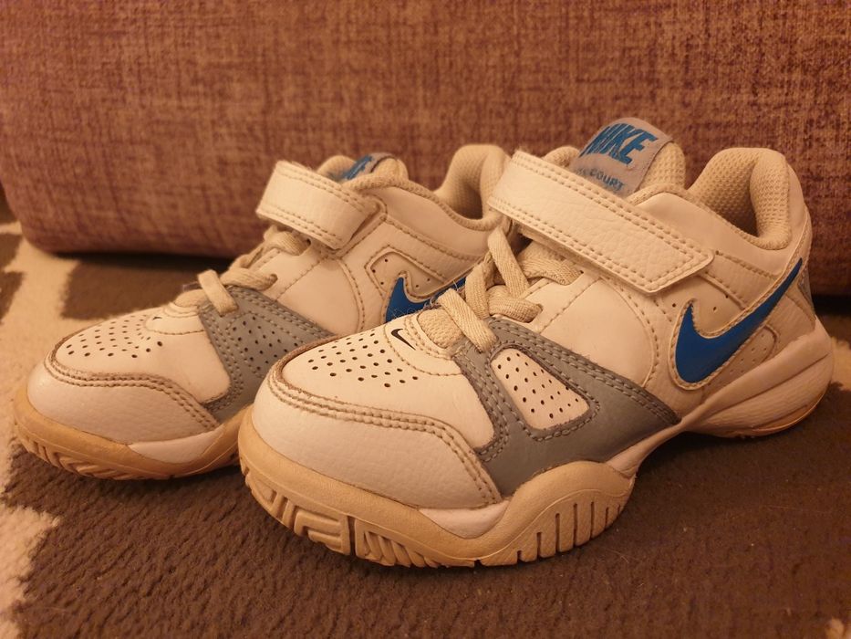 Buty nike chłopięce roz 27,5 , wkładka 18cm
