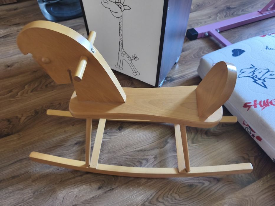 Konik na biegunach drewniany