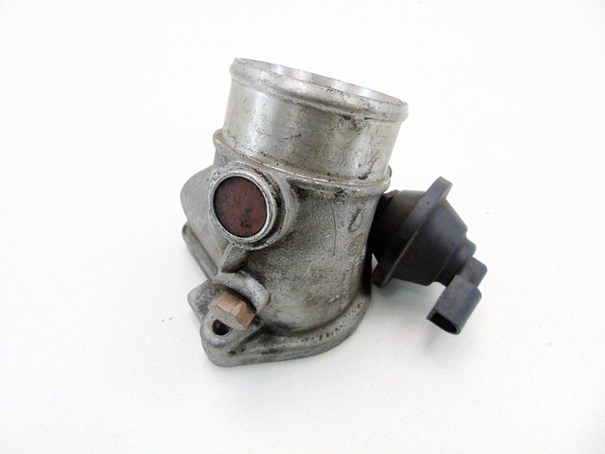Przepustnica Wlot Rura 2.5 Tdi Audi A4 A6 A8 Passat B5 Superb 8D0145950D