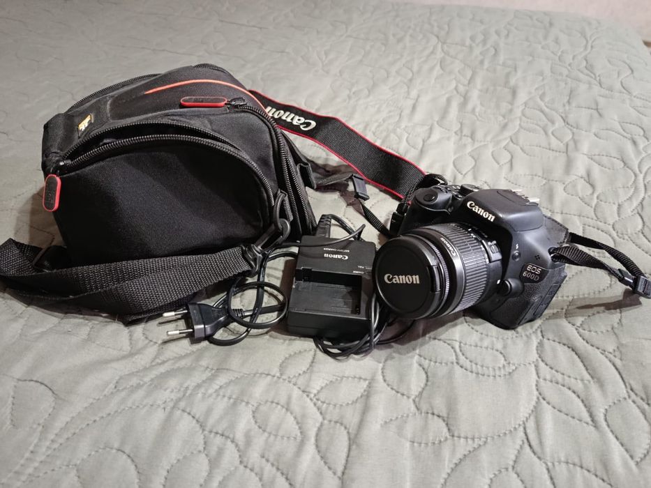 Фотоапарат Canon