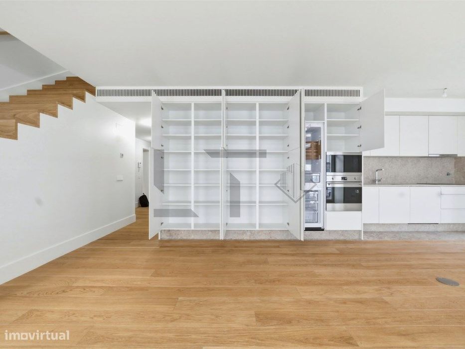 Apartamento T2 com Garagem para Venda junto à Av. da Liberdade, Lisboa