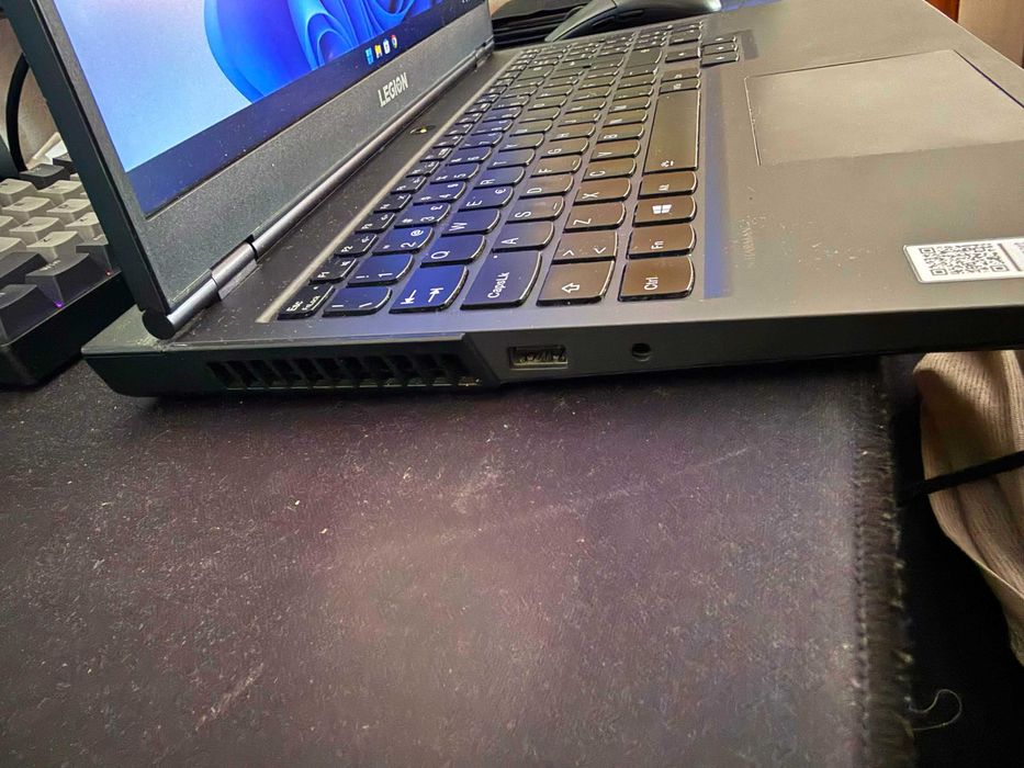 Lenovo Legion 5 i7 16GB SSD 512GB - funcional