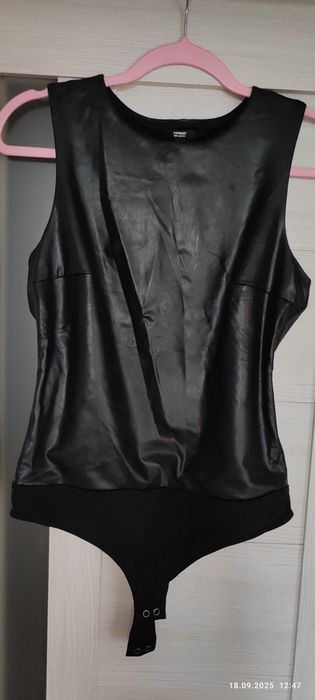 Красивий боді зі шкіри