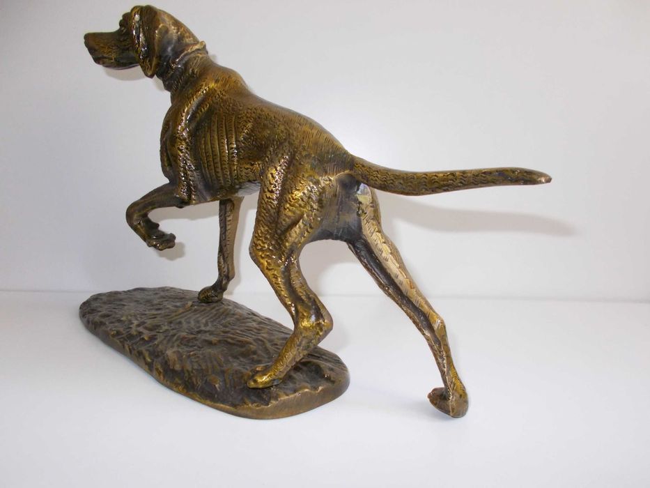 Figura Escultura de Cão em Bronze. Peso 2,5kg.