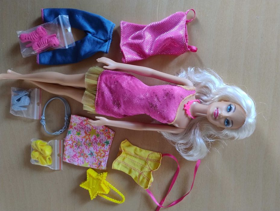 Zestaw Barbie Fab Life 2011 r.
