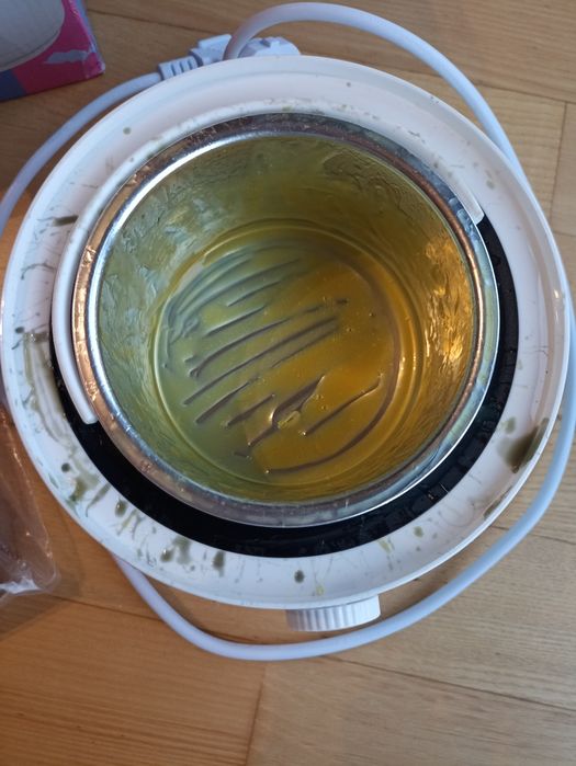 Podgrzewacz do wosku, wosk, szpatułki