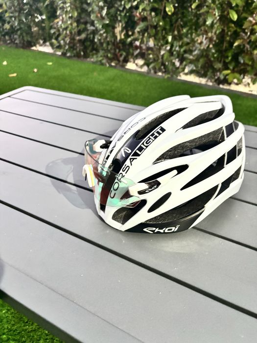 Capacete ekoi mais oculos fhotocromaticos