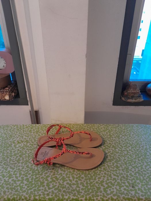 Vendo Sandálias de Senhora SEASIDE muito bonitas como novas