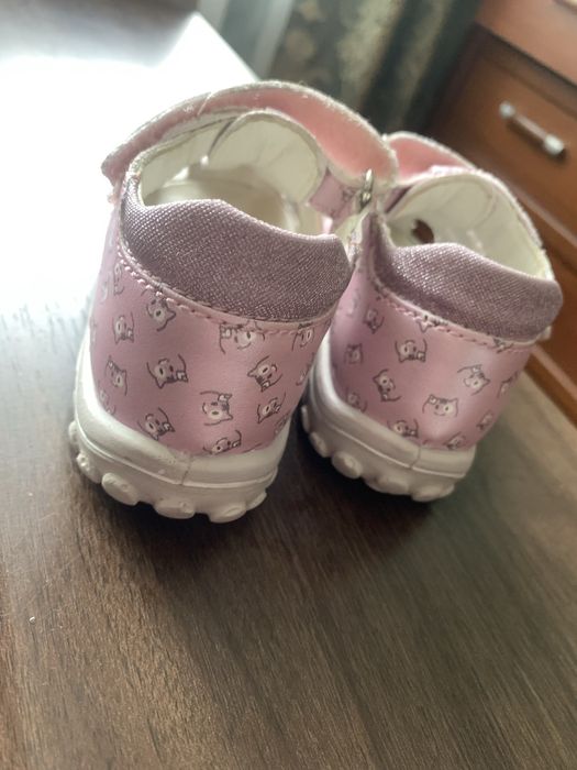 Босоніжки для дівчинки 24розмір