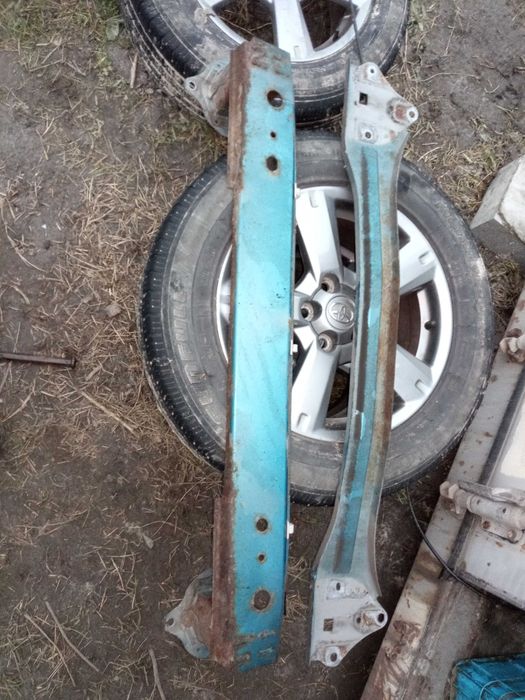 toyota YARIS III 2011- 2017 belka pod zderzak tył