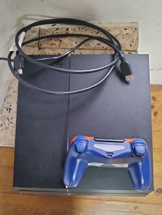 Consola Sony PS4 fat 1TB + 2 jogos
