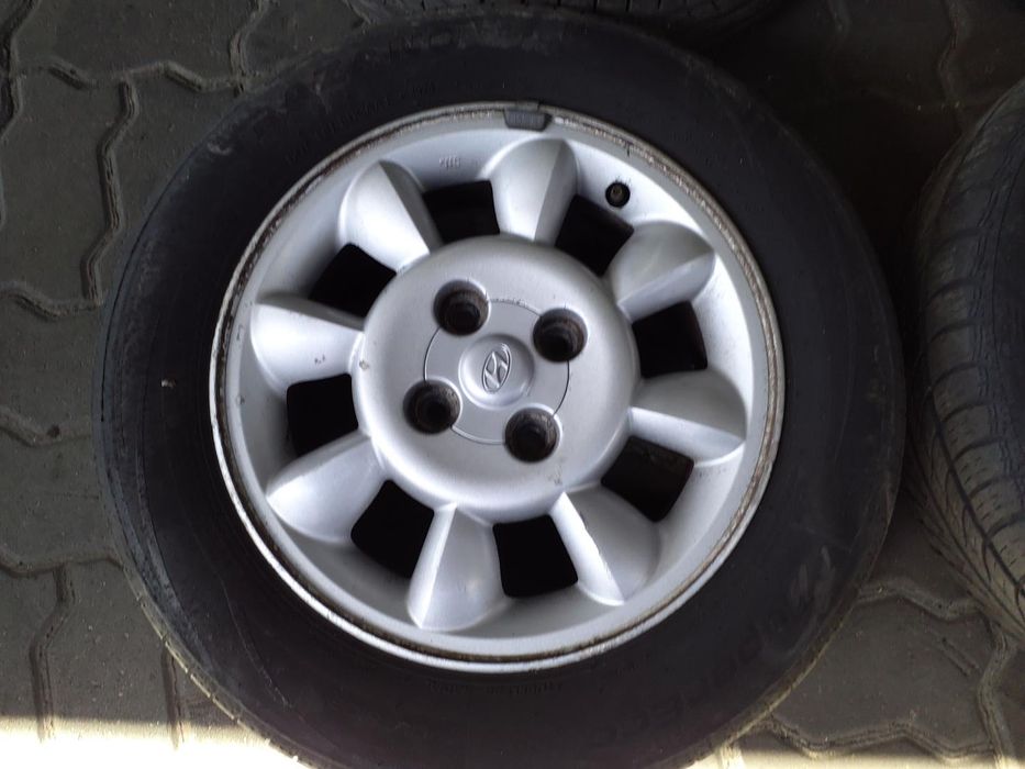 Jantes Hyundai R14 Com Pneus 175/65 Furação 4X100