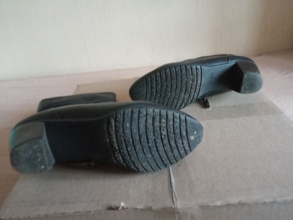 Чоботи з натуральної шкіри 38 розміру