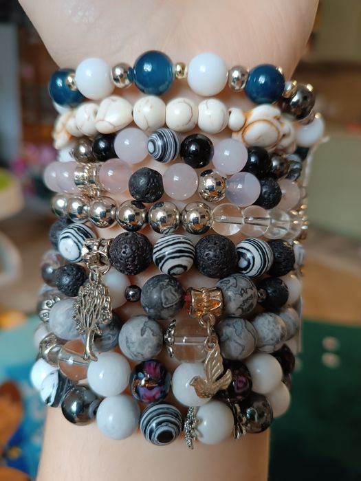 Bransoletka z kamieni naturalnych i syntetycznych 8-10mm, biały szary