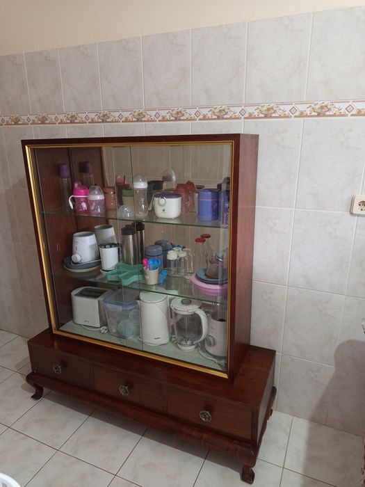 Cristaleira vintage usada