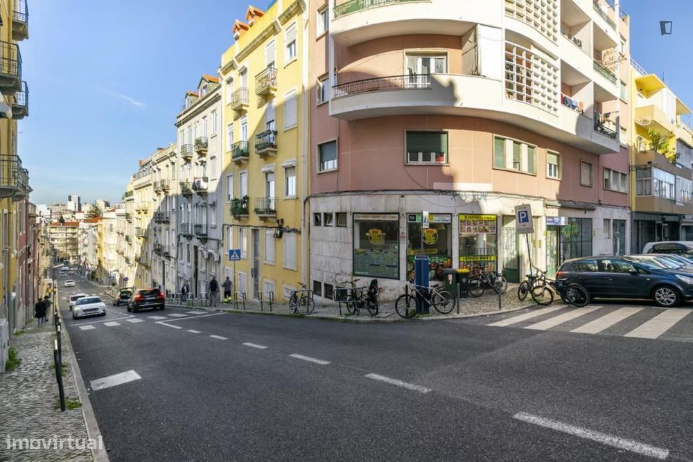 Quarto - localizado em Penha de França Lisbon