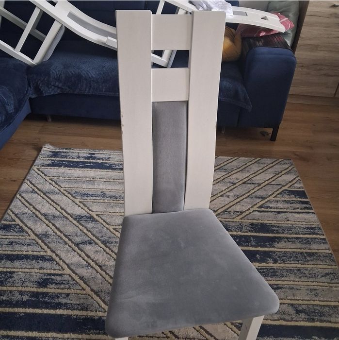 Stół rozkladany 80x140 plus krzesla